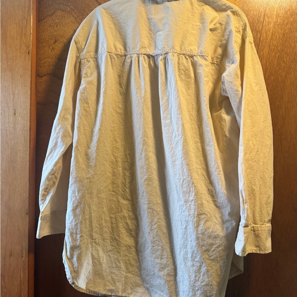 Universal Thread button up - Picture 6 of 9